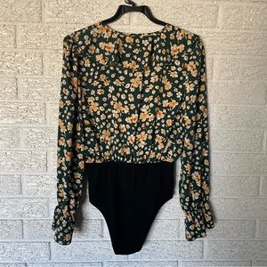 3 for $15/ NWOT Shein Floral Bodysuit M.